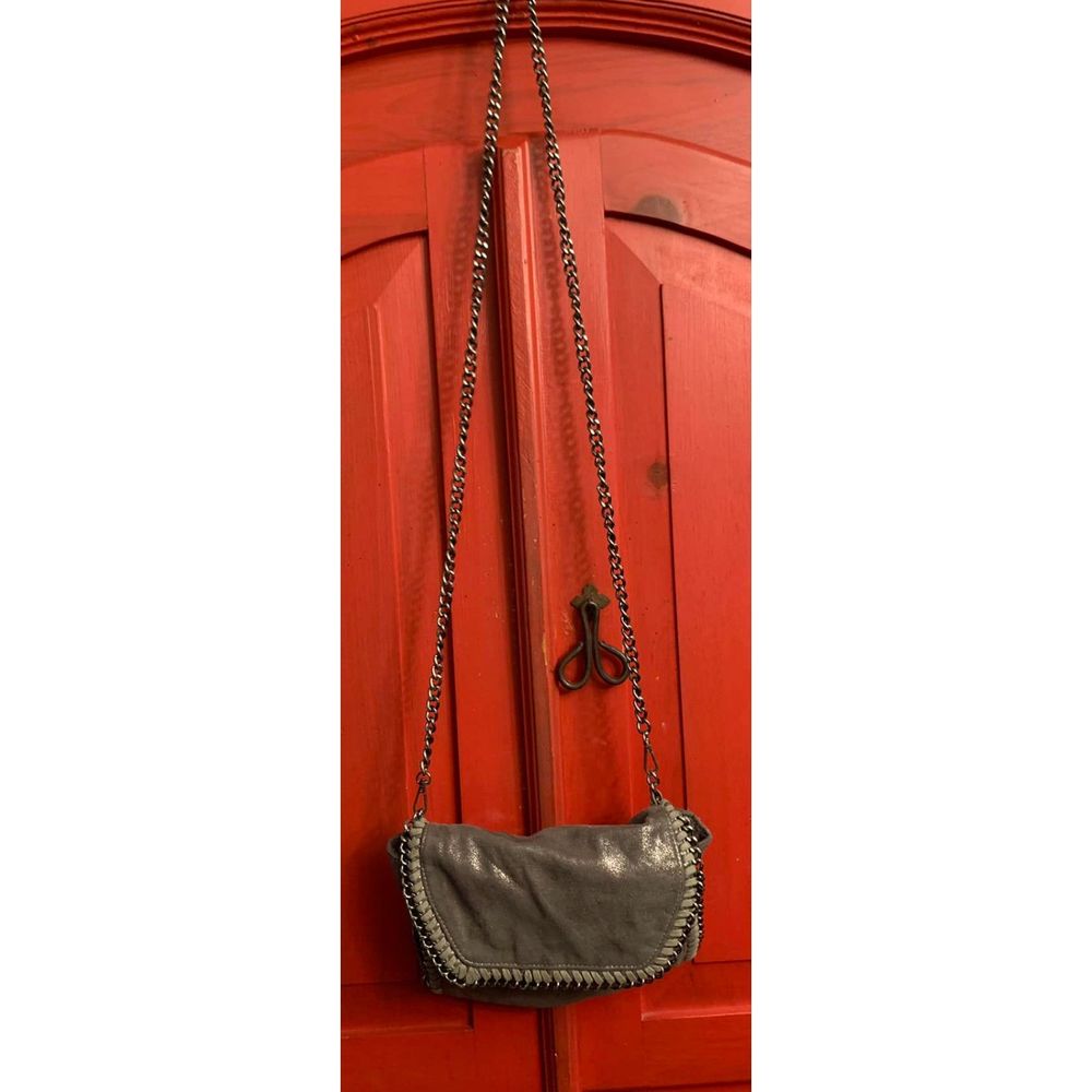 Torrid Gray W Gunmetal Chain Shoulder Bag Handbag Purse Zip Shimmer Metallic EUC